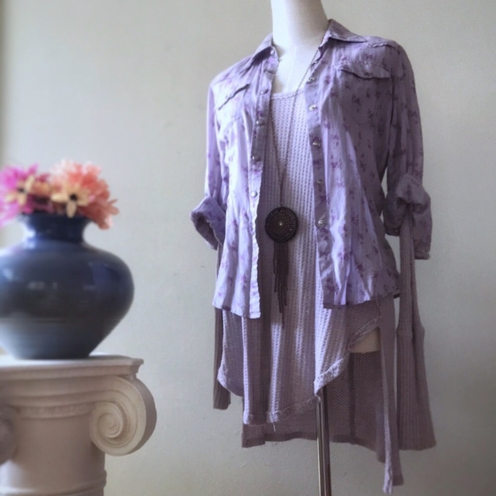 DKNY JEANS | size 2 purple snap up blouse
